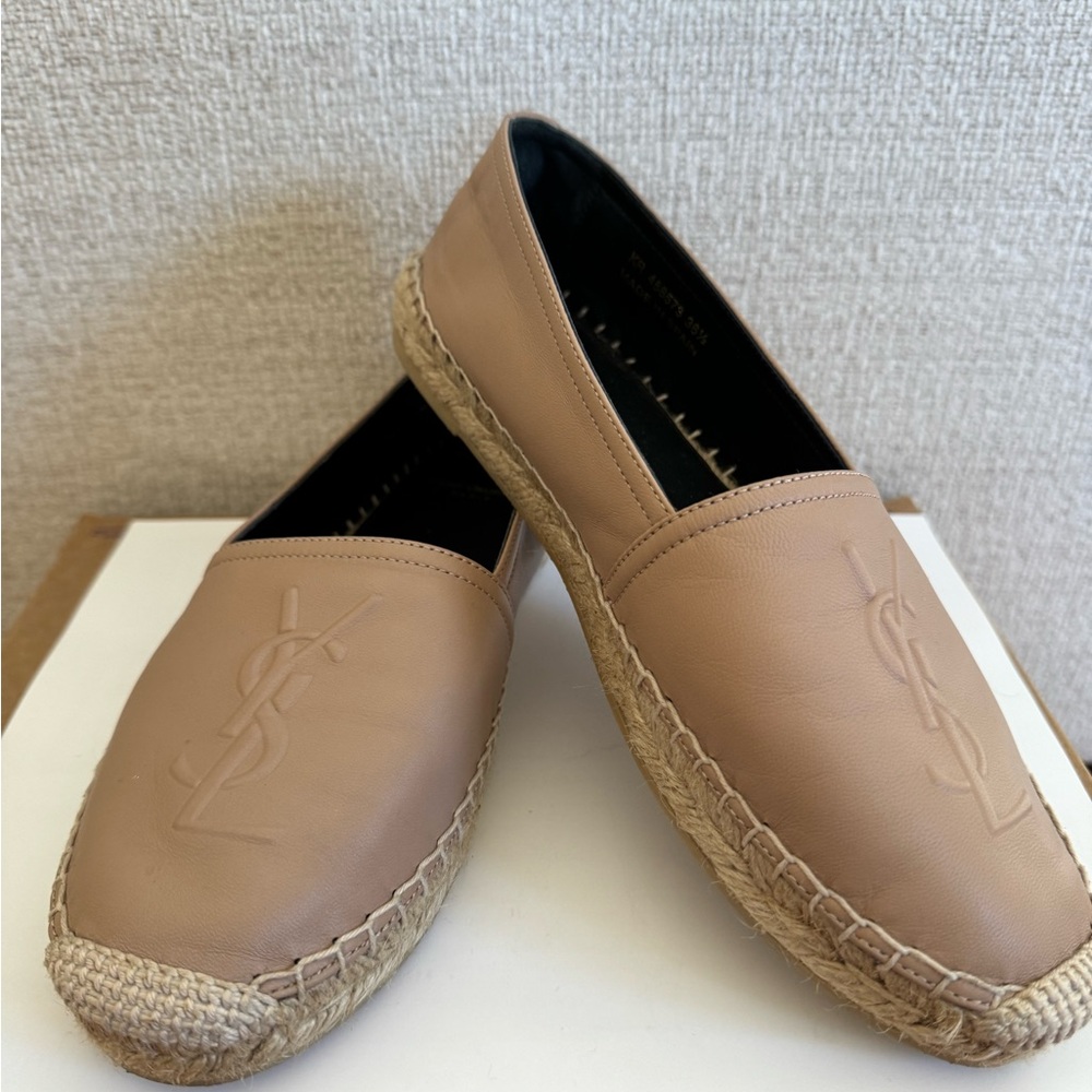 Saint Laurent CASSANDRE ESPADRILLES IN LAMBSKIN Nude color very lightly worn